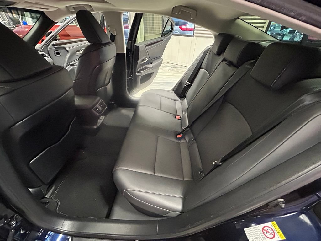 Used 2019 Lexus ES 300h w/ Premium Package FWD image 50