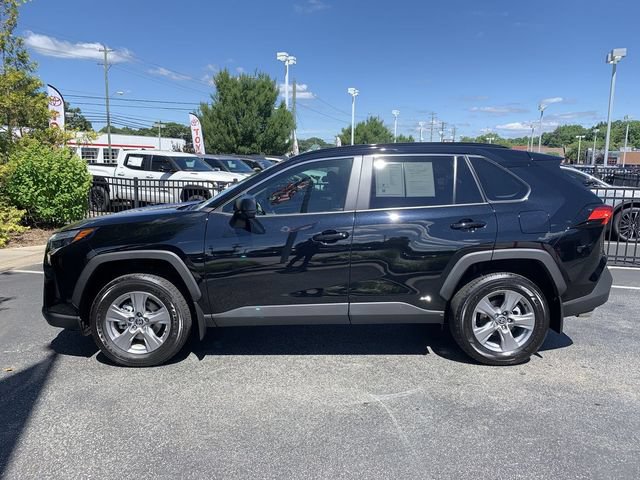 Used 2025 Toyota RAV4 LE AWD/4WD image 5