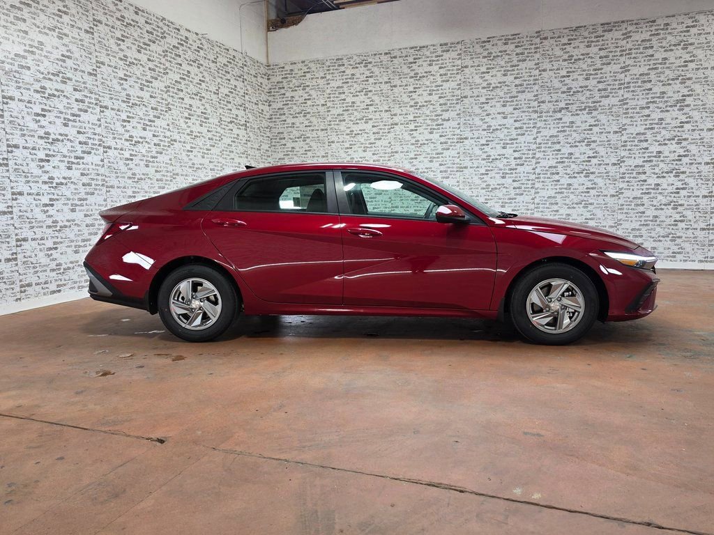 New 2026 Hyundai Elantra SE image 6