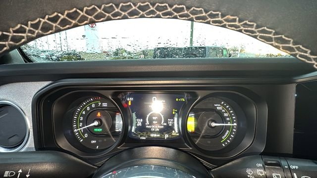 Used 2025 Jeep Wrangler Unlimited Sahara w/ Safety Group image 17