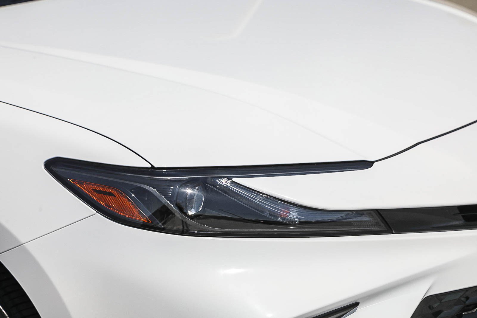 Used 2026 Toyota Camry Hybrid w/ Convenience Package FWD image 8