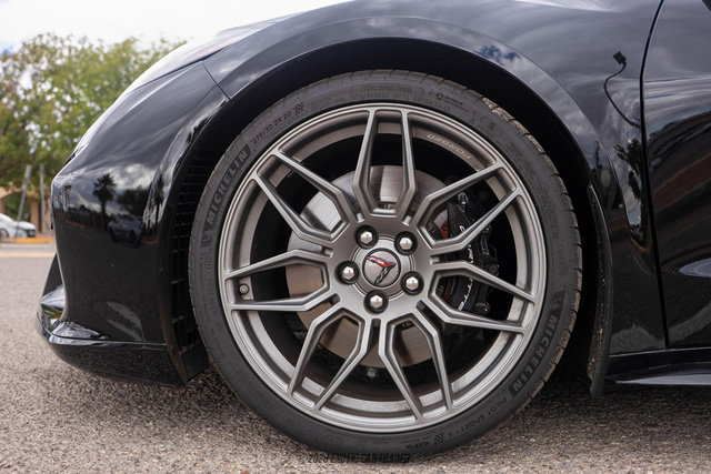 Used 2024 Chevrolet Corvette Z06 RWD image 3