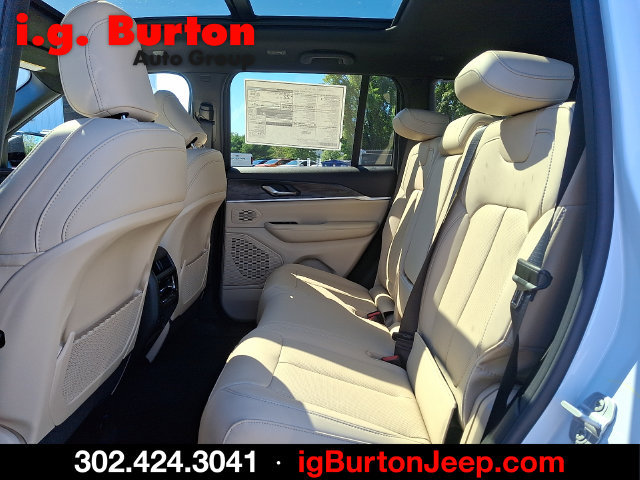 New 2027 Jeep Grand Cherokee Limited AWD/4WD image 6
