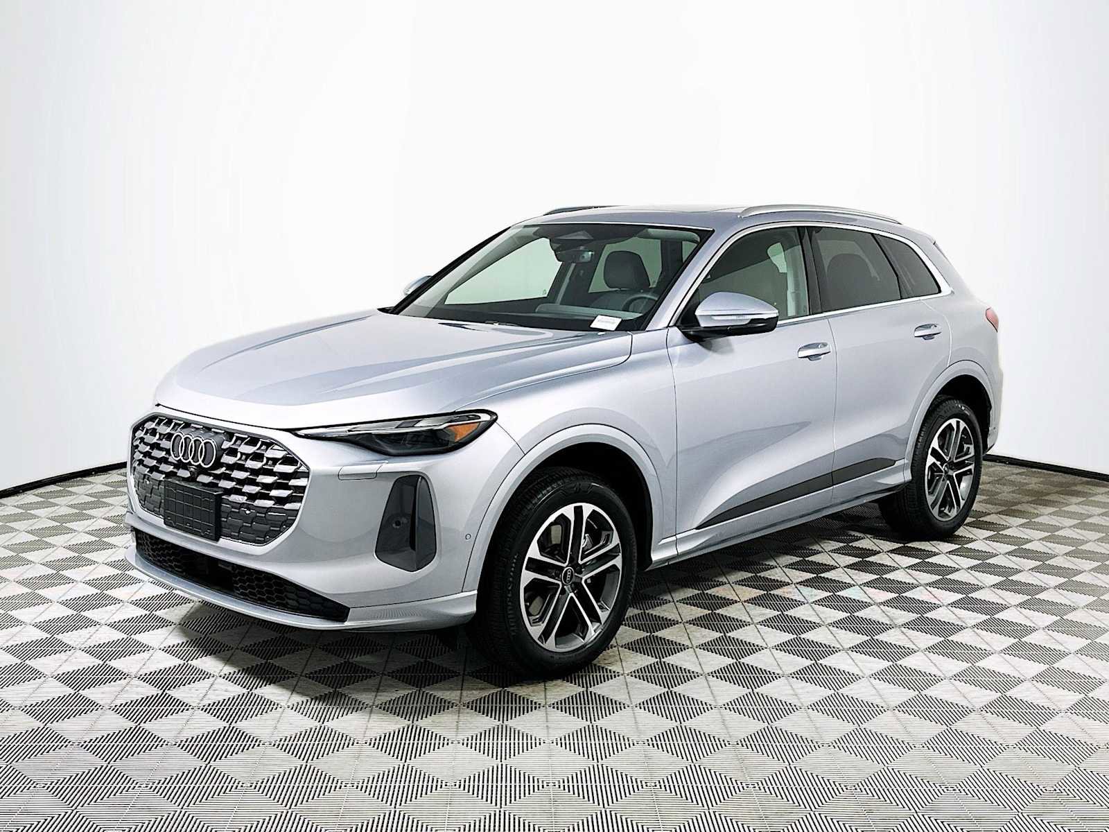 New 2025 Audi Q5 Premium image 3