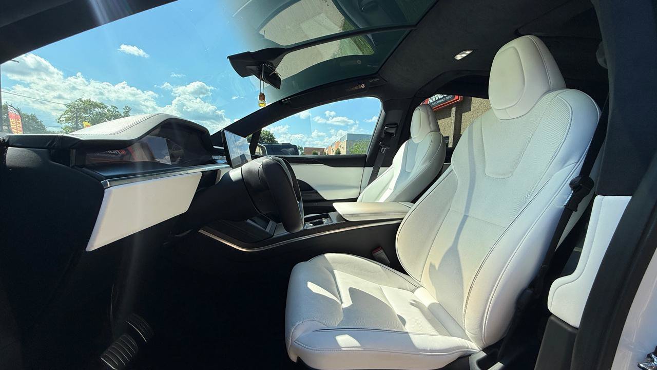 Used 2022 Tesla Model X Plaid AWD/4WD image 10