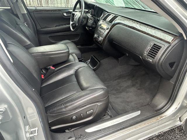 Used 2011 Cadillac DTS Limousine image 16