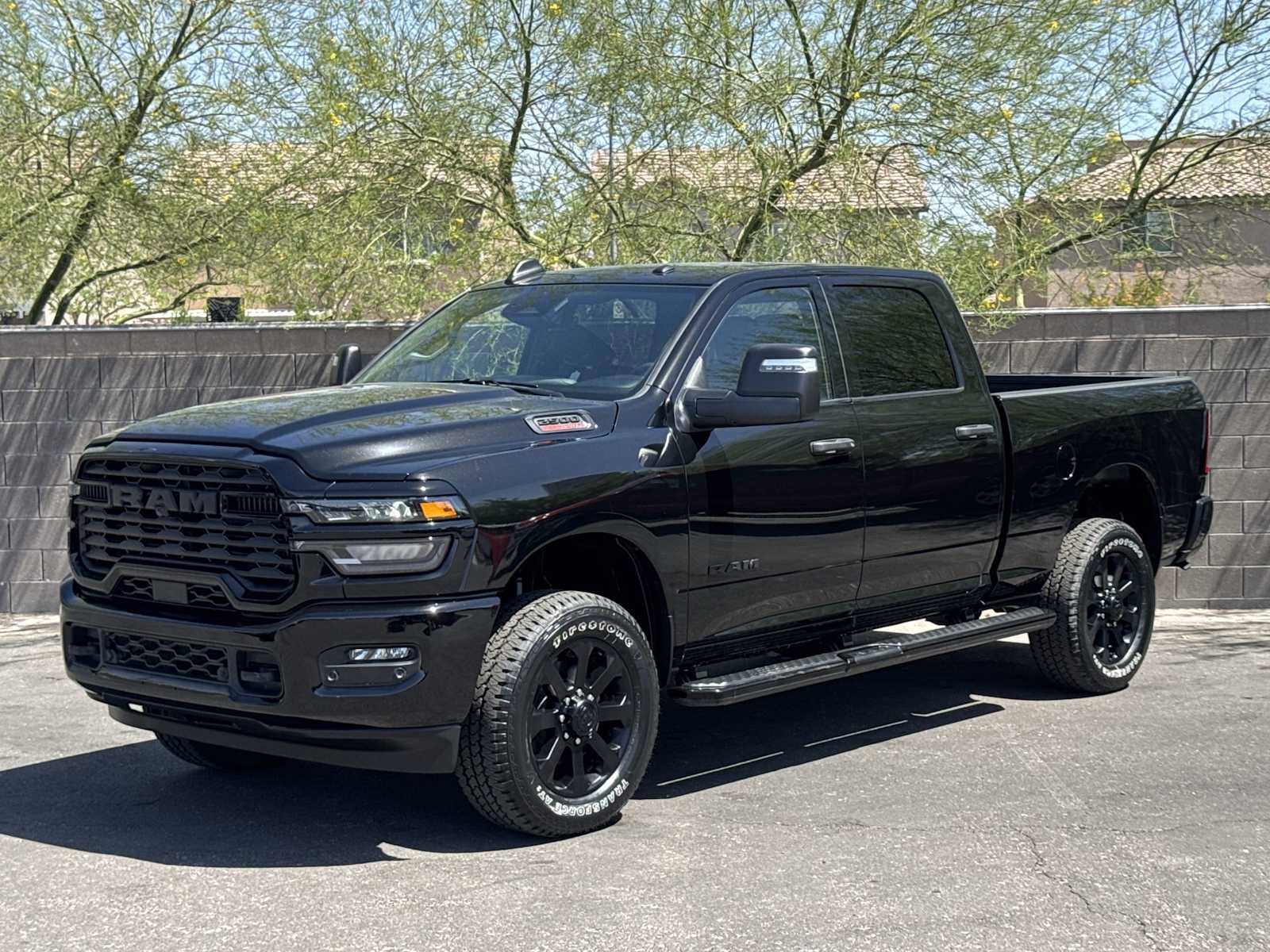 Used 2025 RAM 2500 Big Horn AWD/4WD image 4