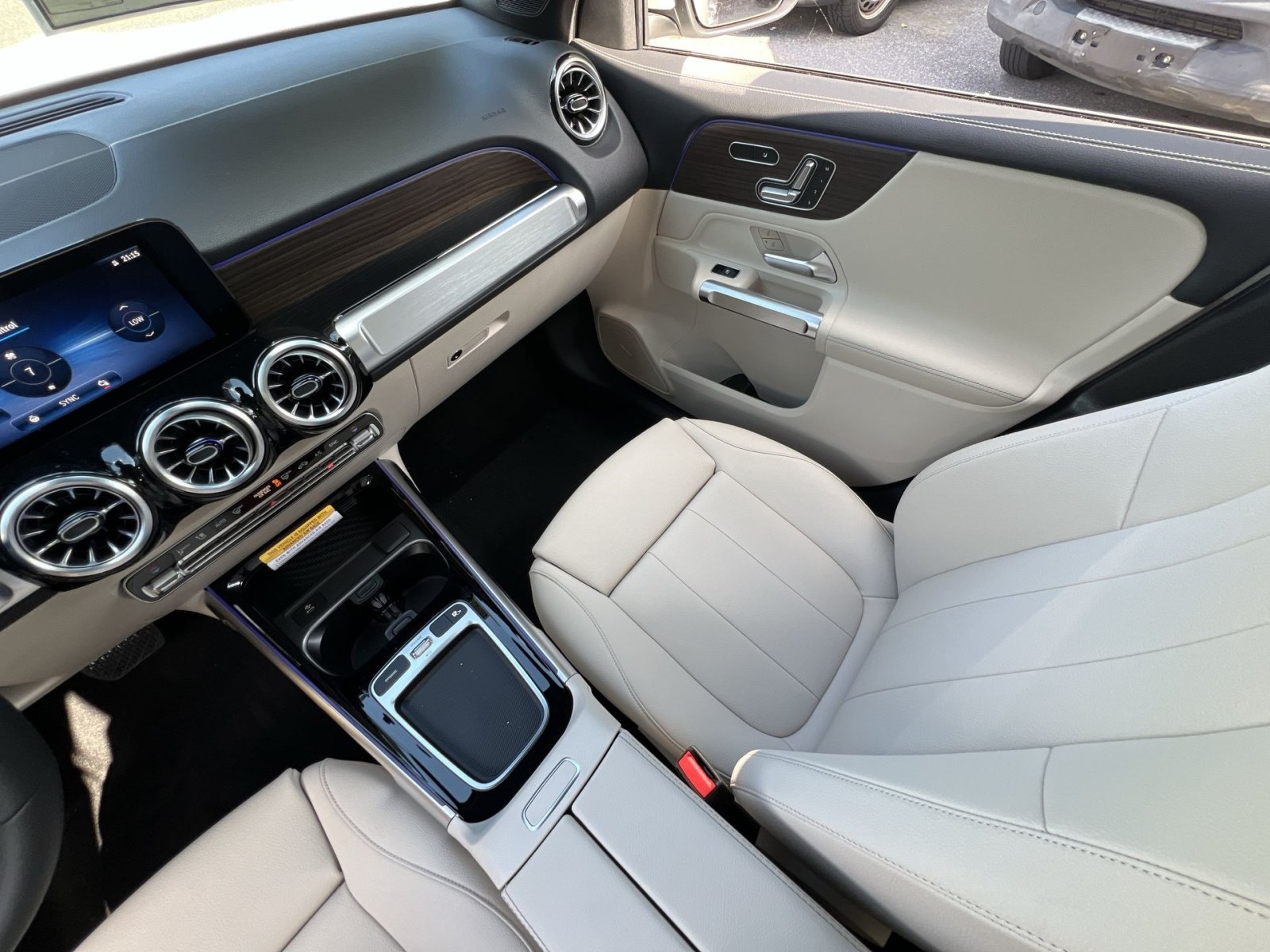 New 2026 Mercedes-Benz GLB 250 4MATIC image 14
