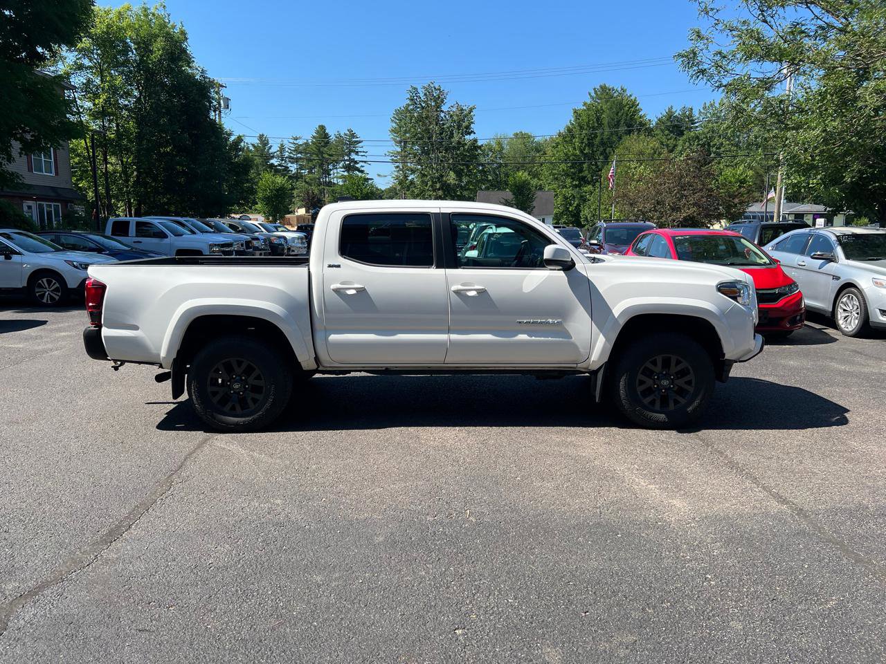 Used 2022 Toyota Tacoma SR5 AWD/4WD image 6