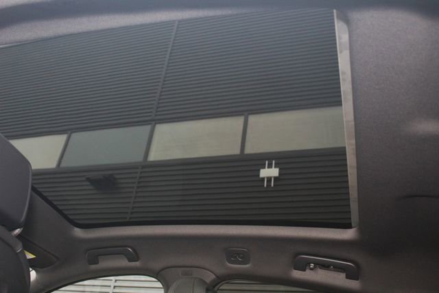 New 2026 Porsche Cayenne Base image 24