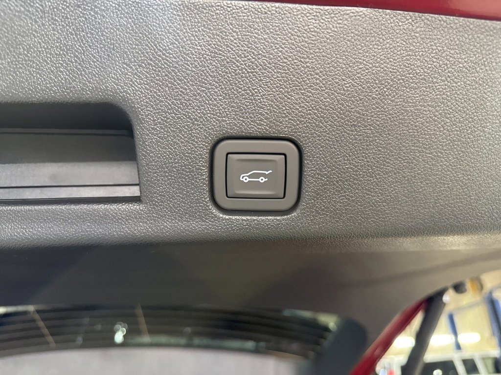 New 2026 Chevrolet Traverse High Country w/ LPO, Floor Liner Package image 17