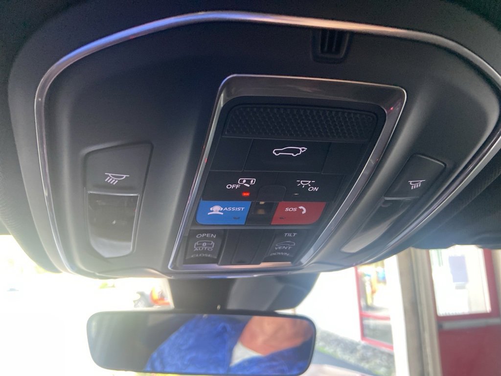 New 2025 Jeep Grand Cherokee Laredo X image 27