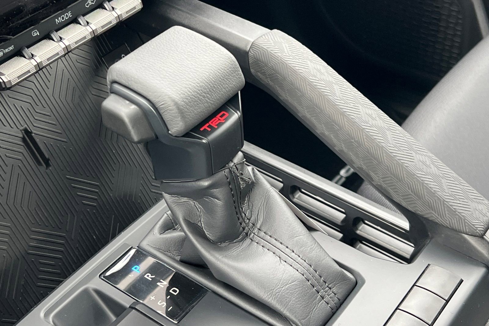 Used 2025 Toyota Tacoma TRD Sport AWD/4WD image 17