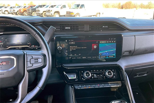 Used 2024 GMC Sierra 2500 AT4 w/ AT4 Premium Plus Package image 10