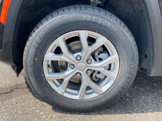 Used 2023 Jeep Grand Cherokee Limited AWD/4WD image 23