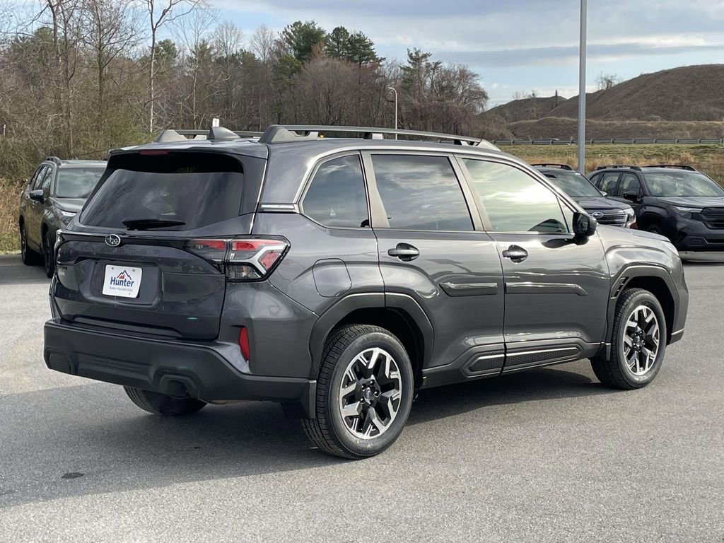 Used 2025 Subaru Forester Premium image 28