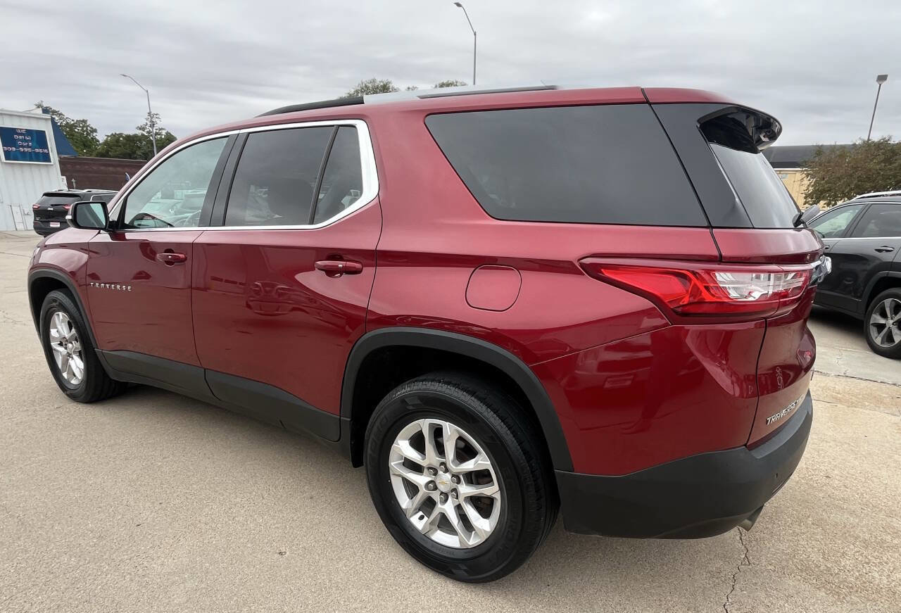 Used 2018 Chevrolet Traverse LT image 11
