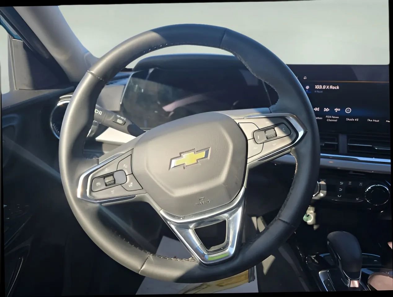 Used 2025 Chevrolet Trax LT w/ Driver Confidence Package image 16