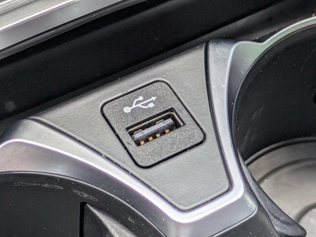 Used 2022 BMW 740i w/ M Sport Package RWD image 22