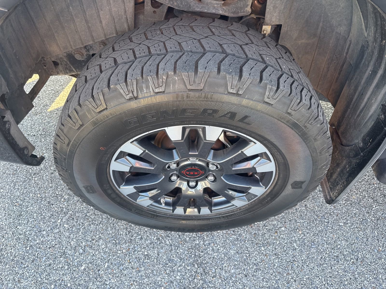 Used 2023 Nissan Titan PRO-4X image 11