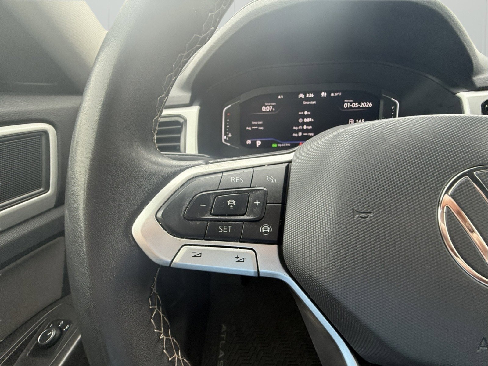 Used 2023 Volkswagen Atlas SE image 38