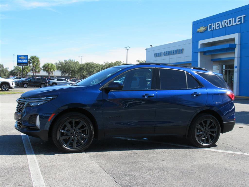 Used 2023 Chevrolet Equinox RS image 2