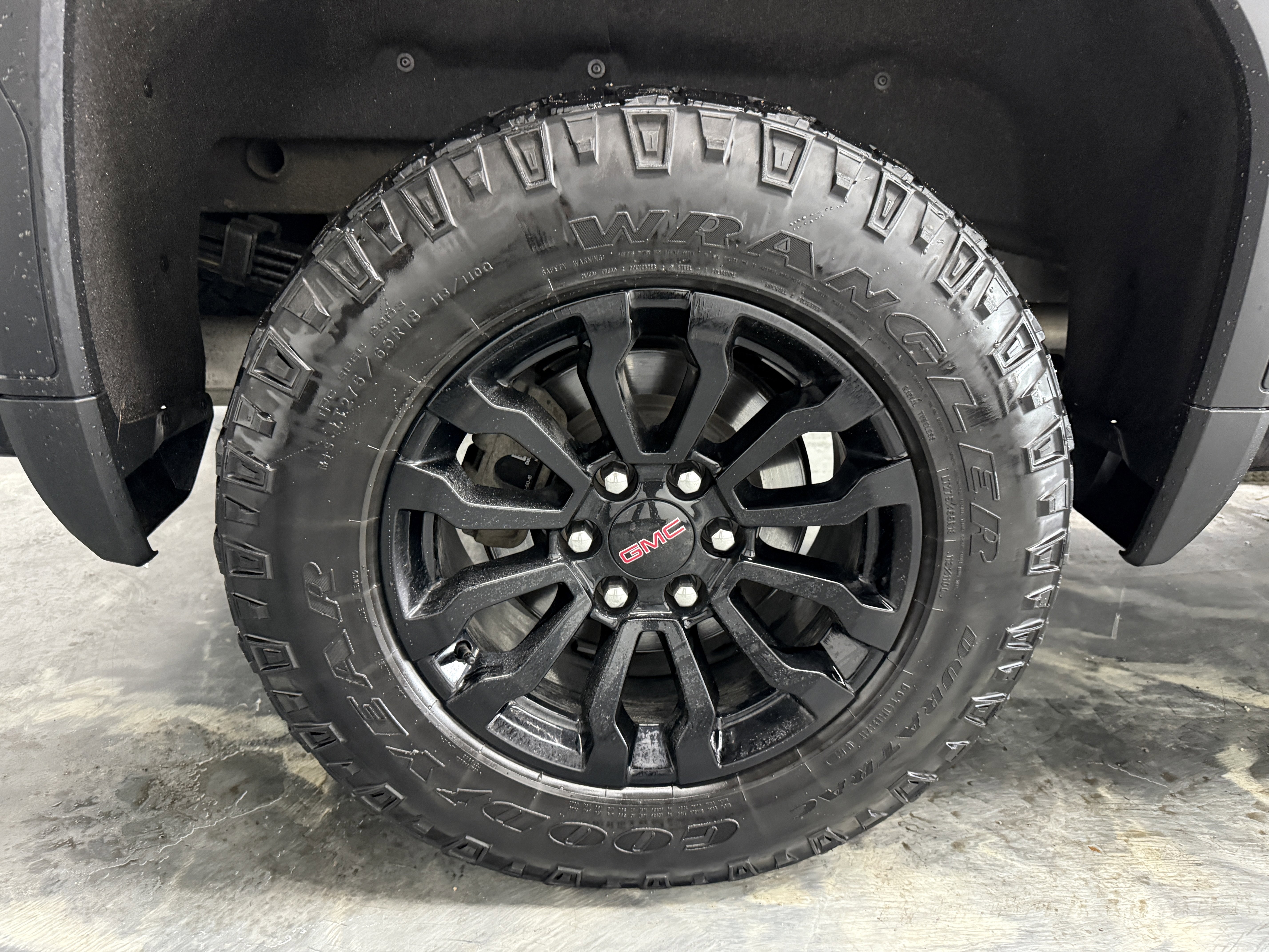 Used 2022 GMC Sierra 1500 AT4X image 35