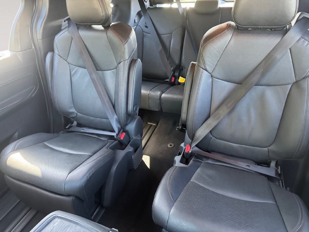 Used 2026 Toyota Sienna Platinum AWD/4WD image 13