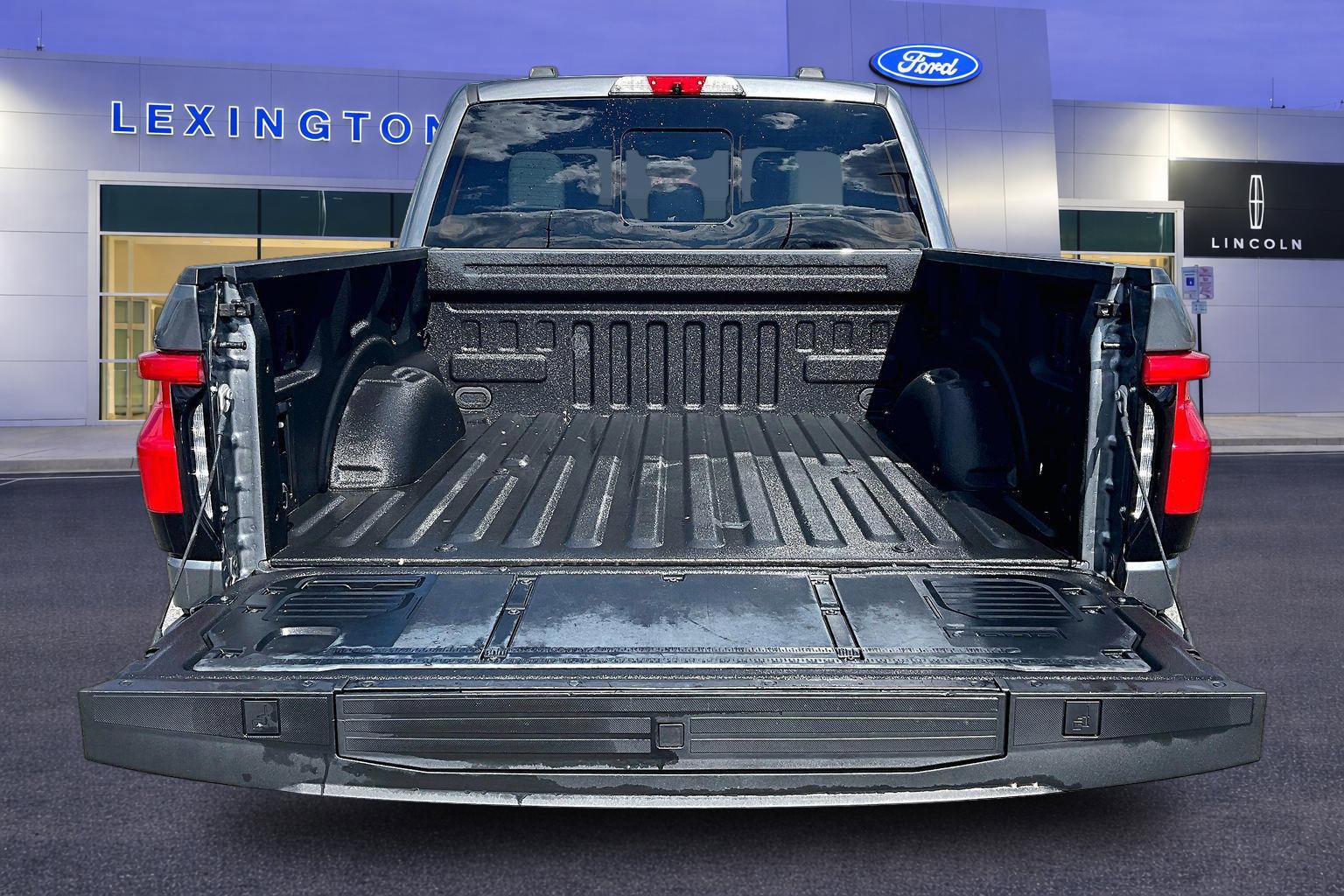 Used 2023 Ford F150 Lightning Platinum image 7