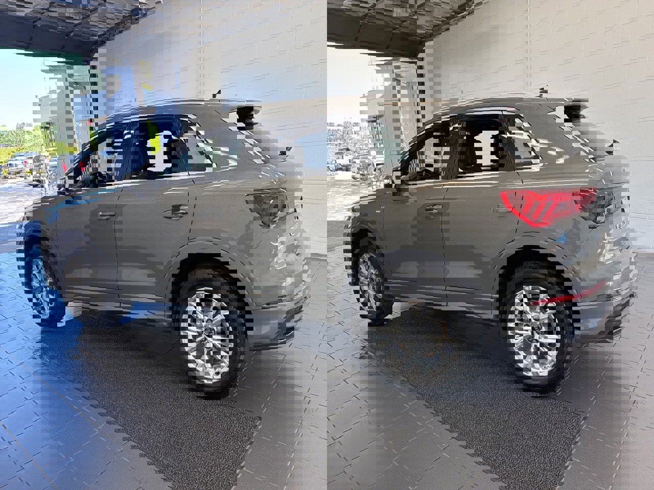 New 2025 Audi Q3 2.0T Premium image 5