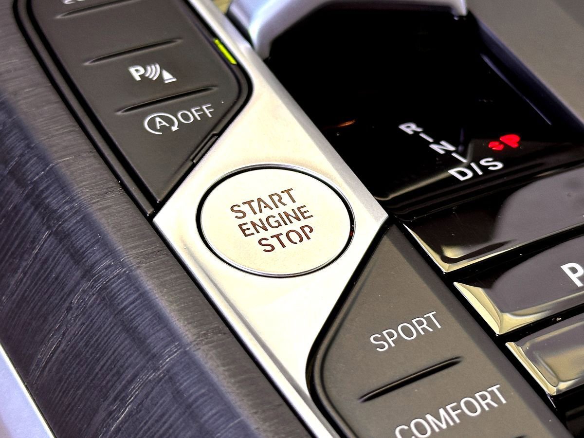 Certified 2024 BMW 330i Sedan w/ Convenience Package image 17