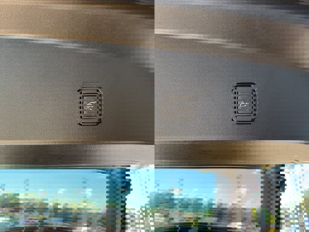 New 2026 Cadillac Lyriq Luxury image 30