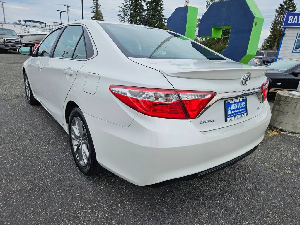 Used 2016 Toyota Camry SE FWD image 3