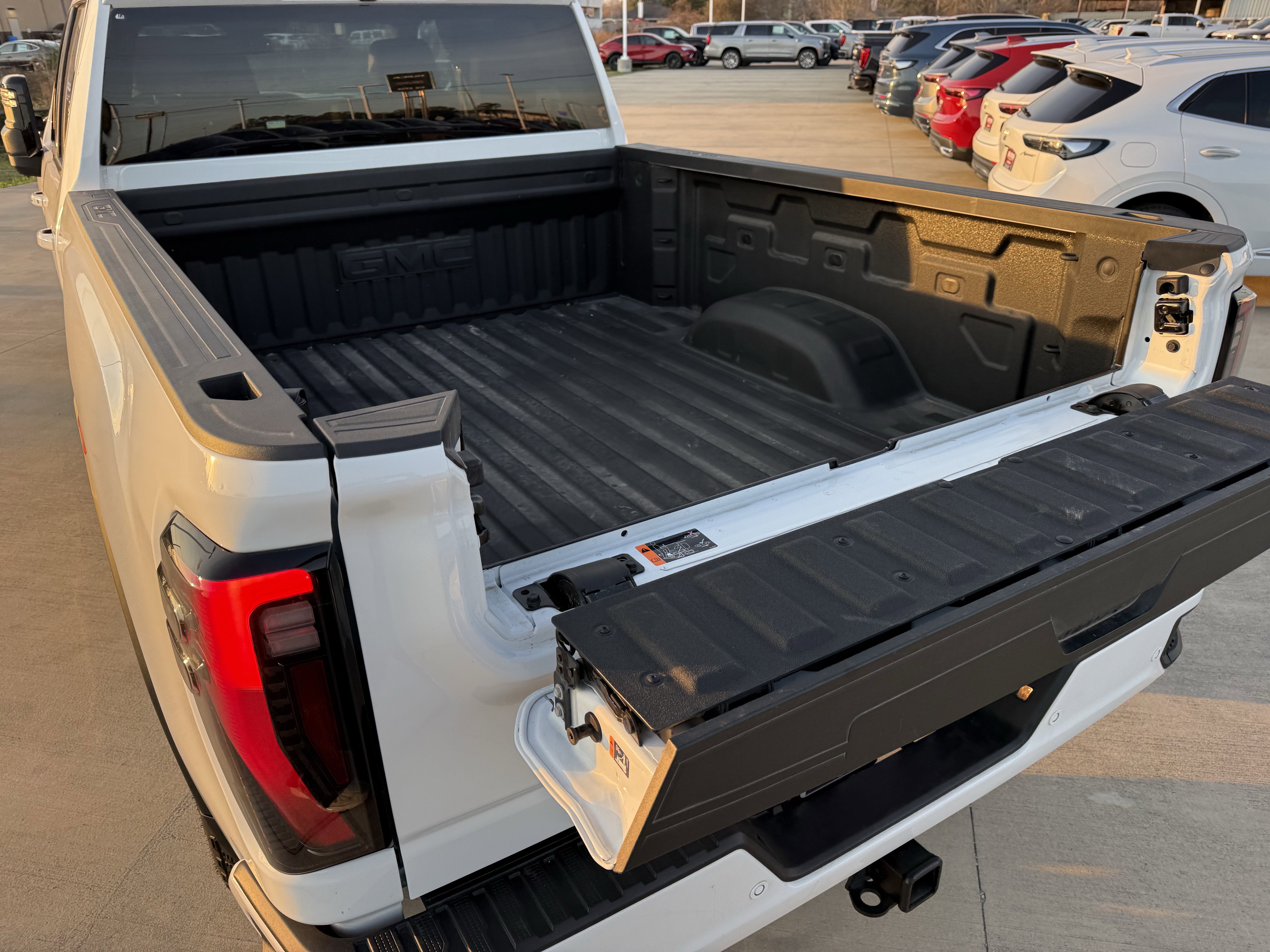 Used 2025 GMC Sierra 2500 AT4 image 29