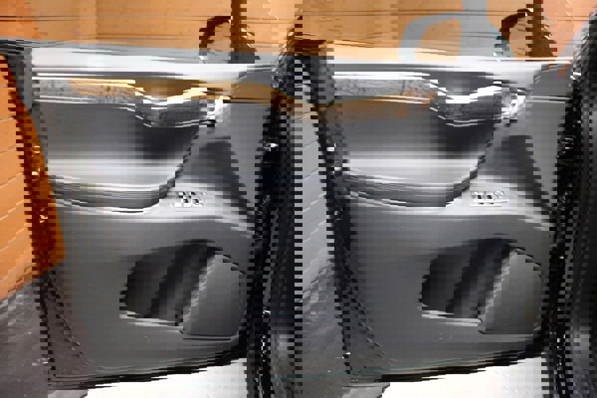 Used 2020 Tesla Model X image 37