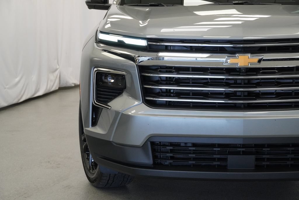 New 2026 Chevrolet Traverse LT w/ Driver Confidence Package AWD/4WD image 32