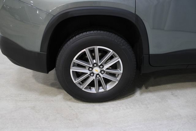 Used 2023 Chevrolet Traverse LT image 37