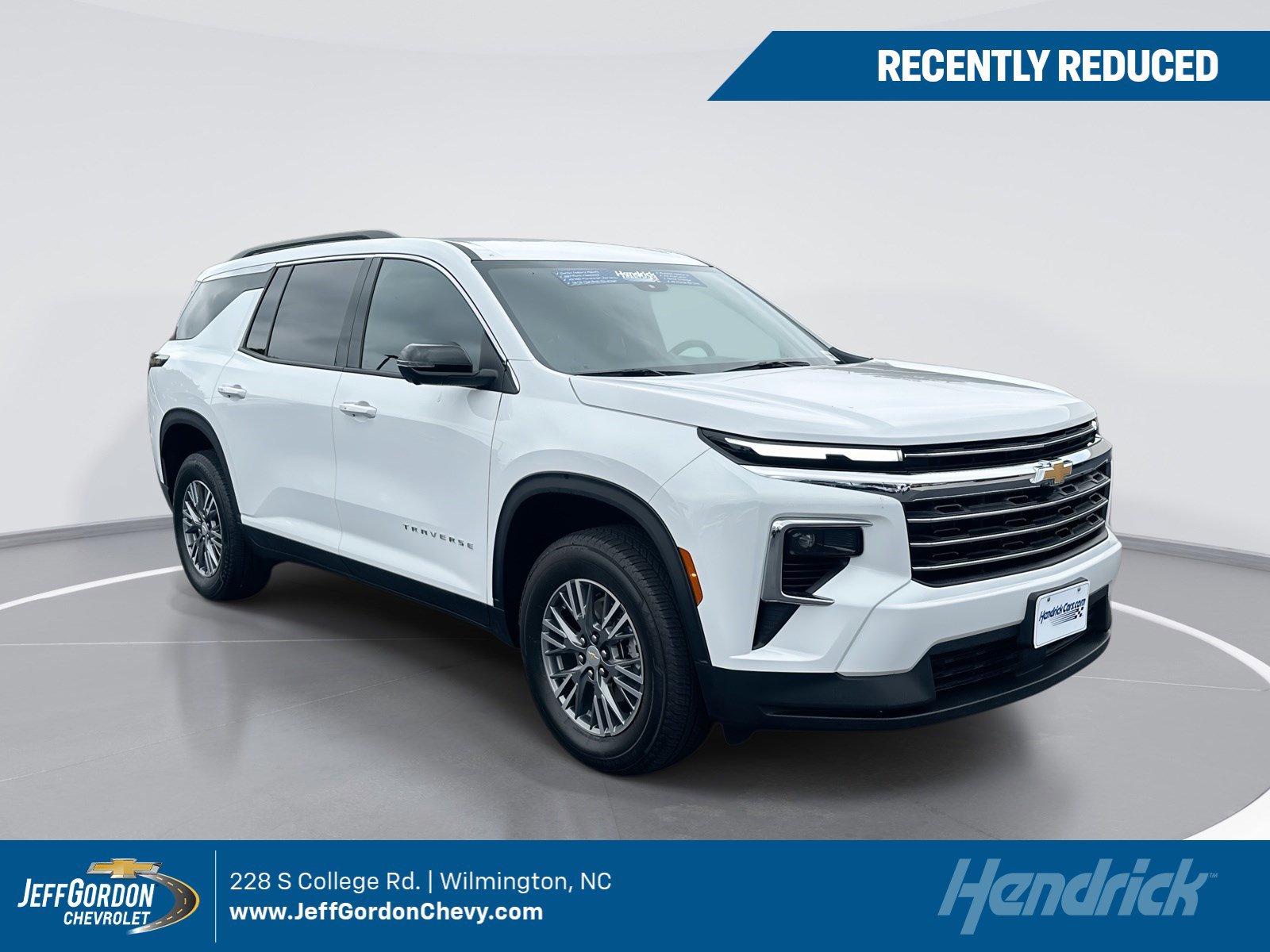 Certified 2025 Chevrolet Traverse LT w/ Driver Confidence Package