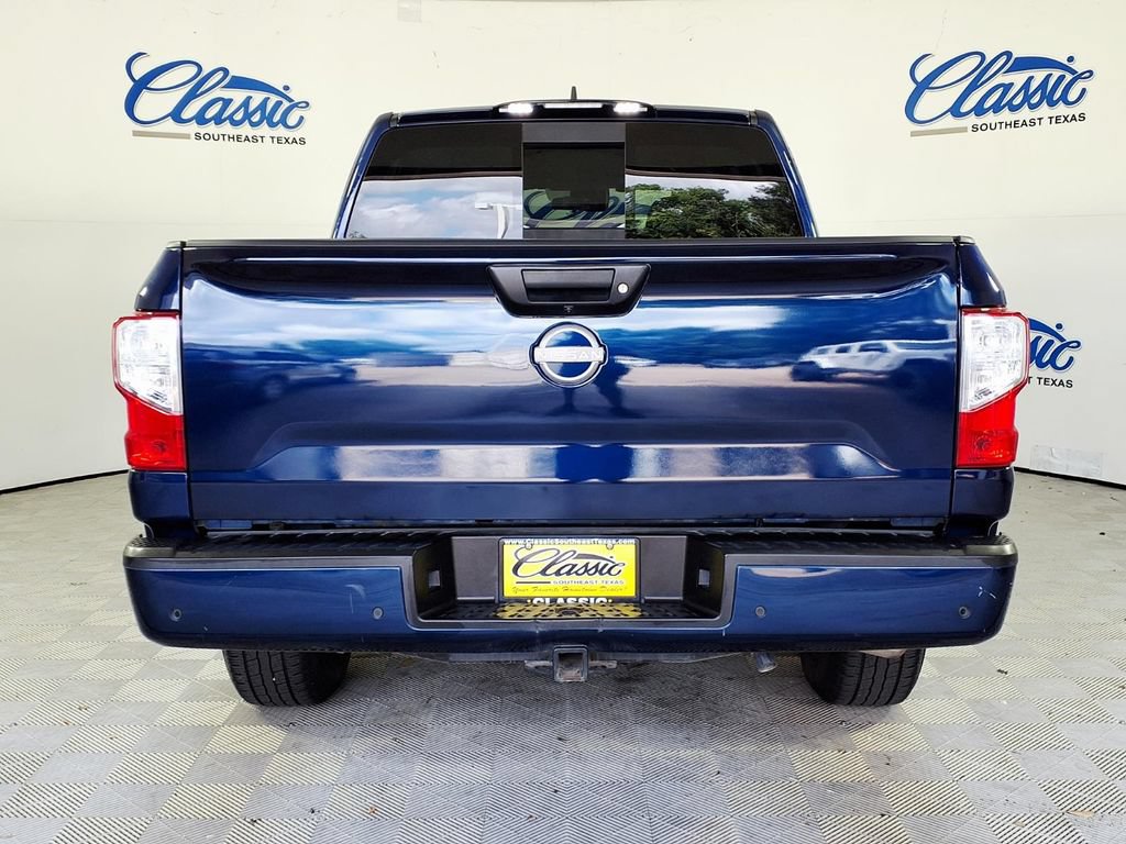 Used 2023 Nissan Titan SV RWD image 4