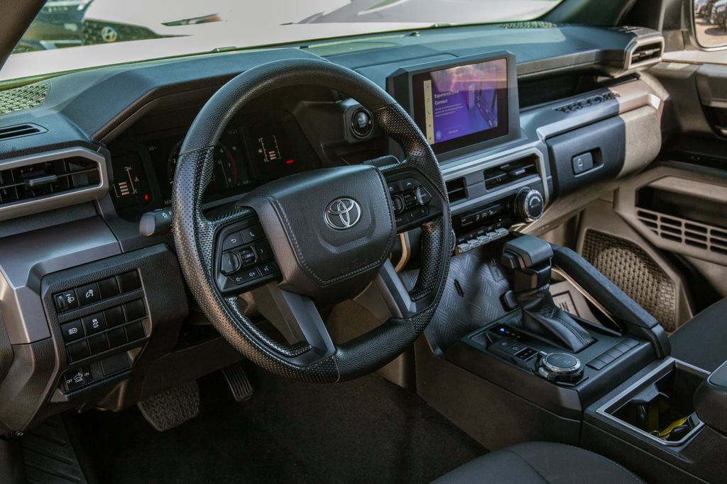 Used 2025 Toyota Tacoma SR5 AWD/4WD image 10