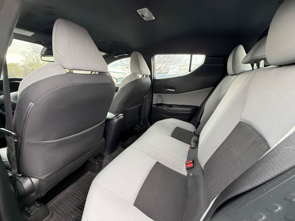 Used 2019 Toyota C-HR XLE FWD image 10