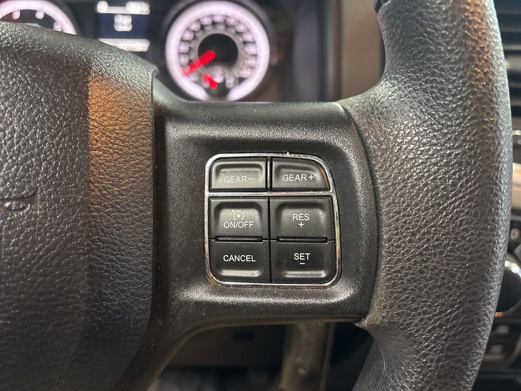 Used 2019 RAM 1500 Classic SLT AWD/4WD image 18