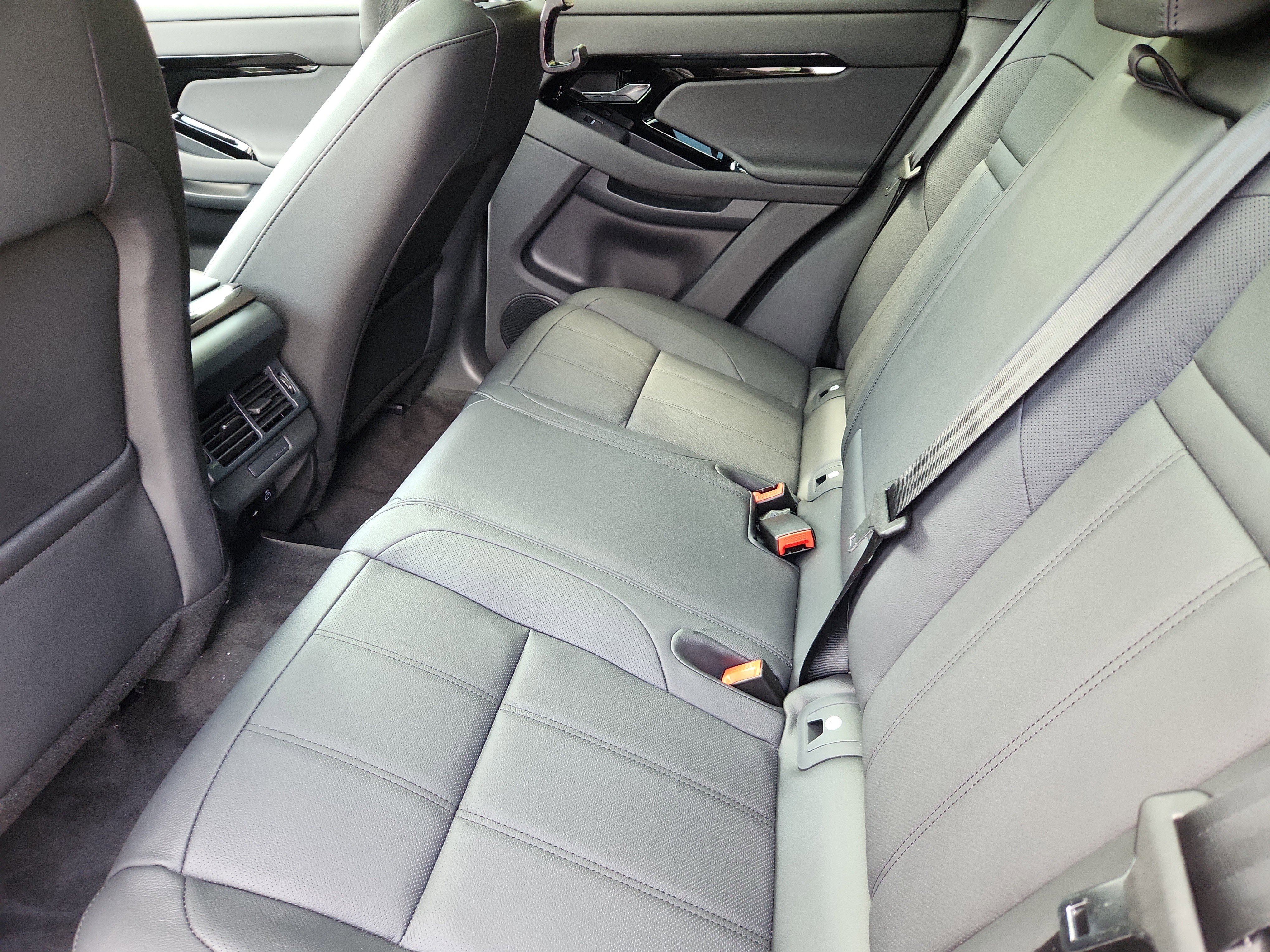 Used 2026 Land Rover Range Rover Evoque S image 5