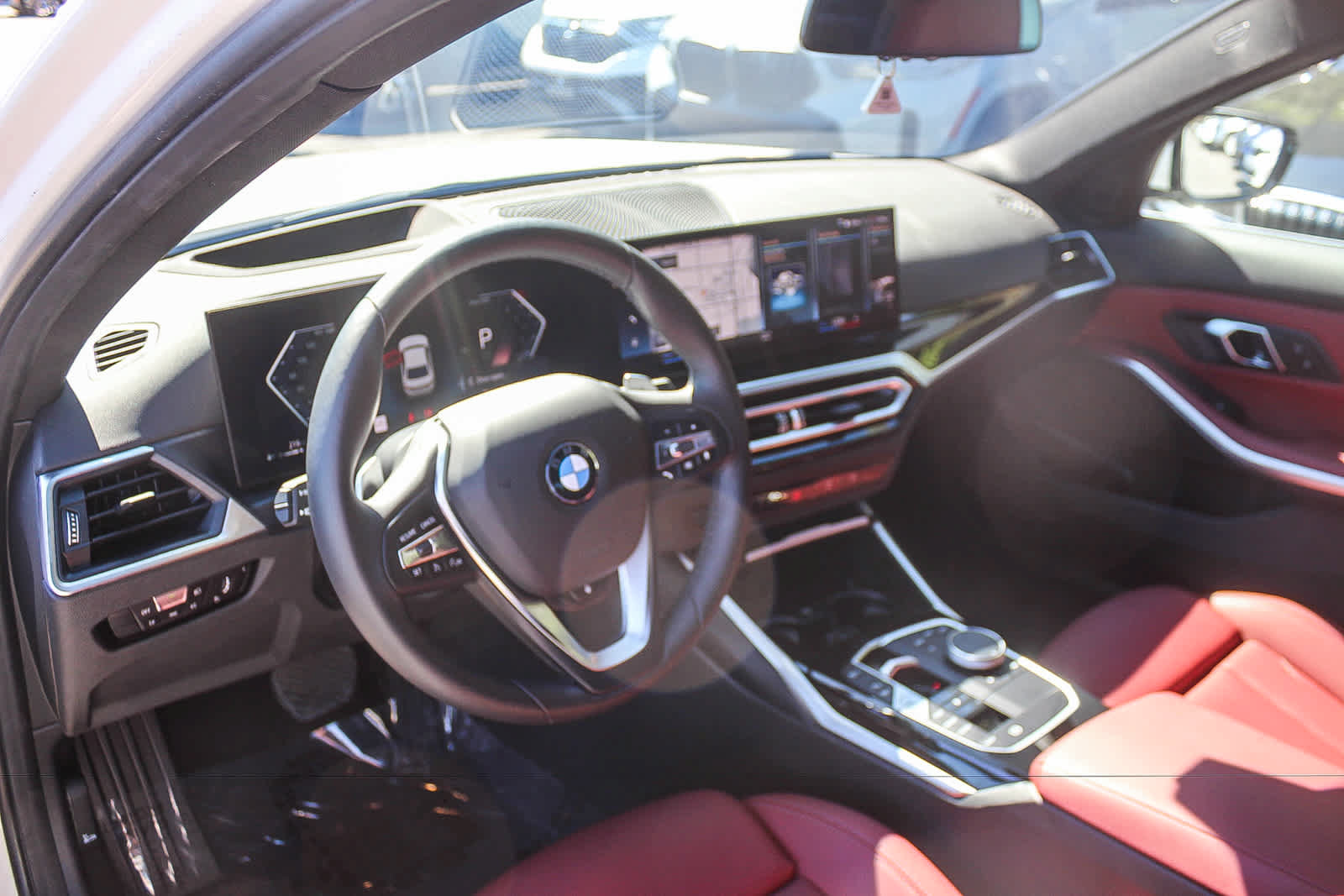 Used 2024 BMW 330i Sedan w/ Premium Package RWD image 17
