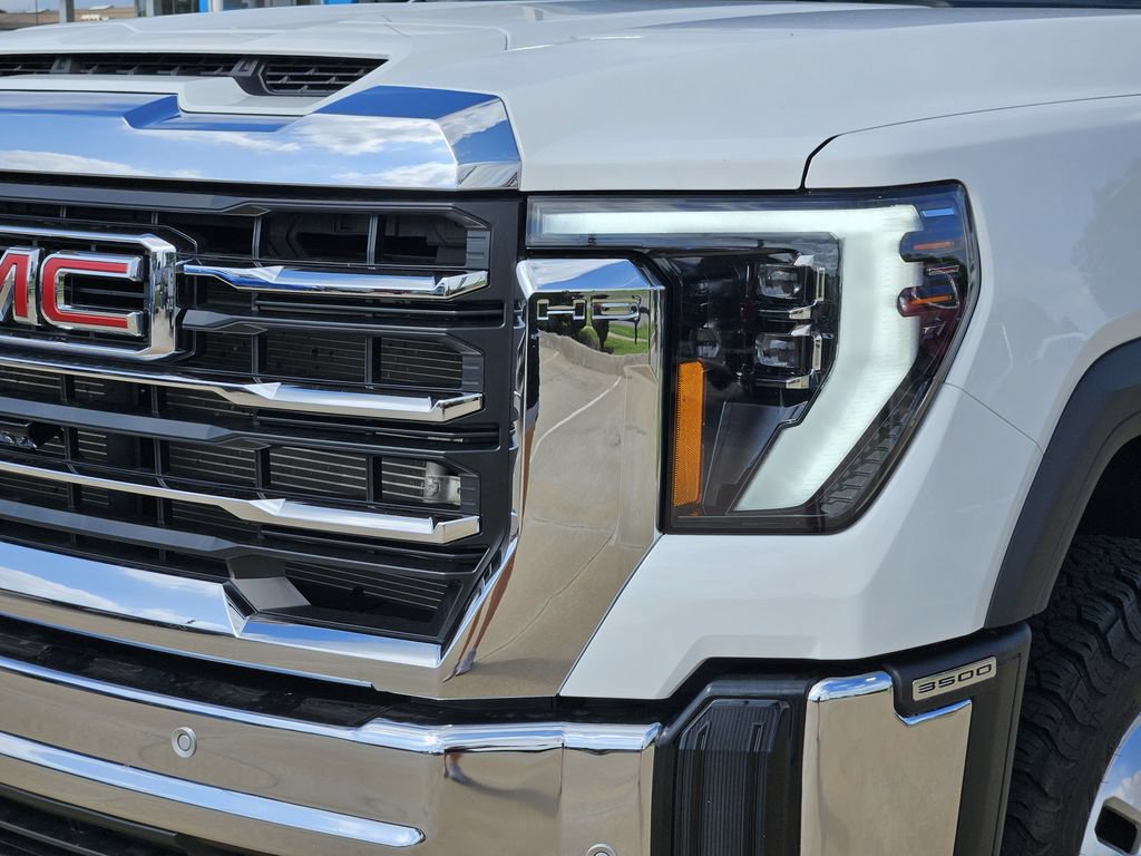 Used 2025 GMC Sierra 3500 SLT w/ SLT Premium Package AWD/4WD image 13