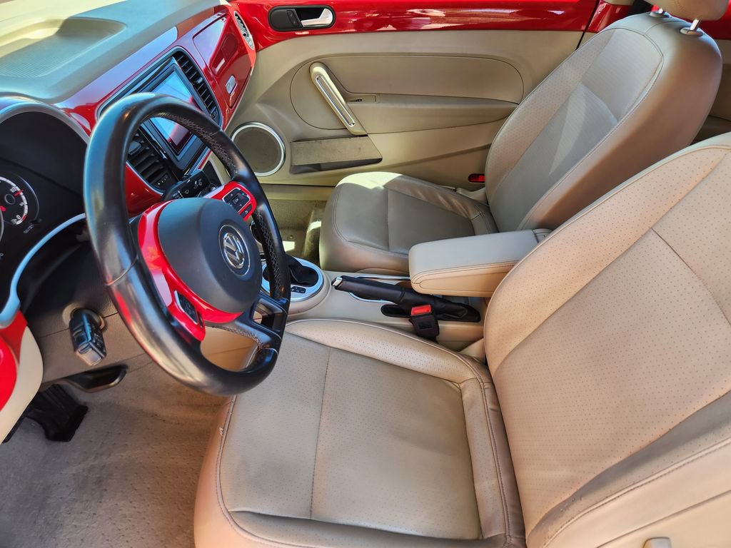 Used 2015 Volkswagen Beetle 1.8T image 4