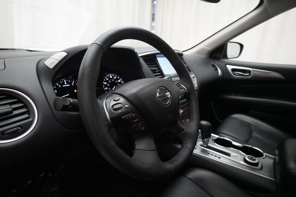 Used 2020 Nissan Pathfinder SL AWD/4WD image 8
