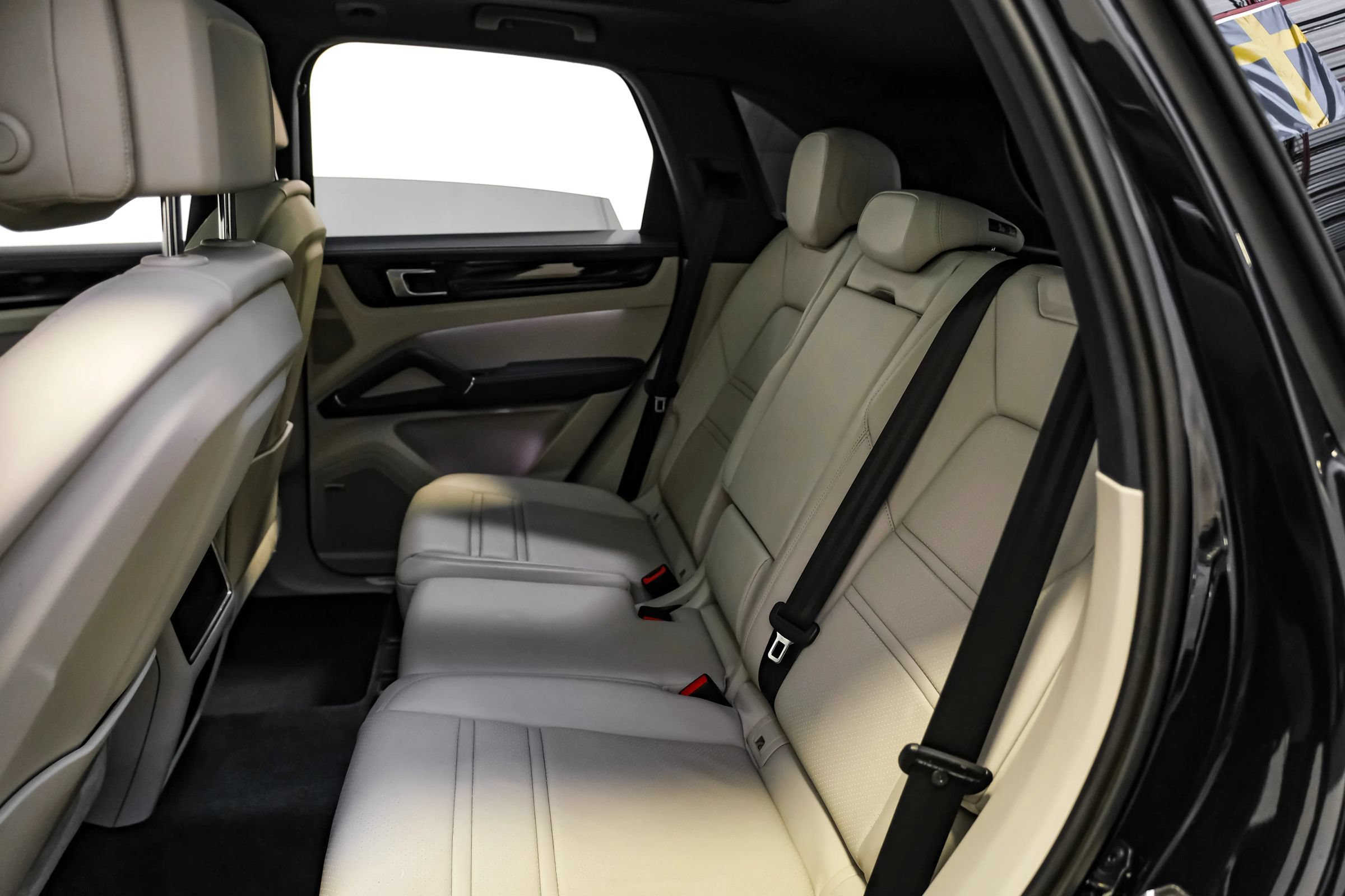 Used 2019 Porsche Cayenne AWD/4WD image 34