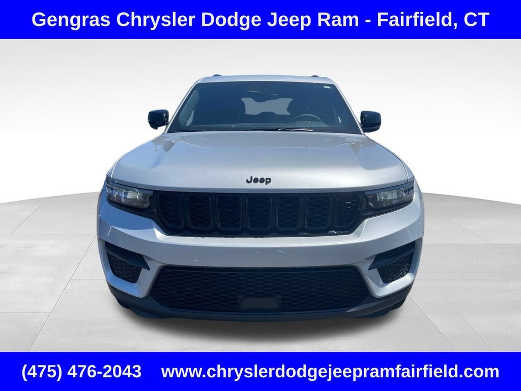 Certified 2024 Jeep Grand Cherokee Altitude AWD/4WD image 2
