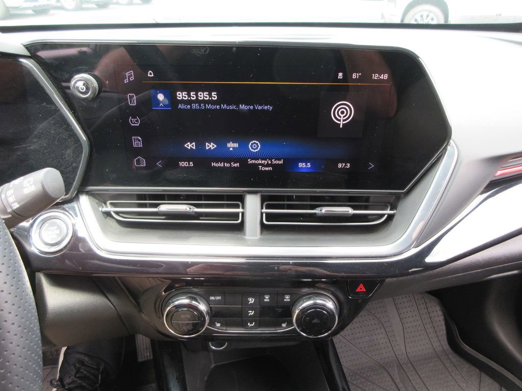 Certified 2025 Chevrolet Trax RS w/ Driver Confidence Package FWD image 31